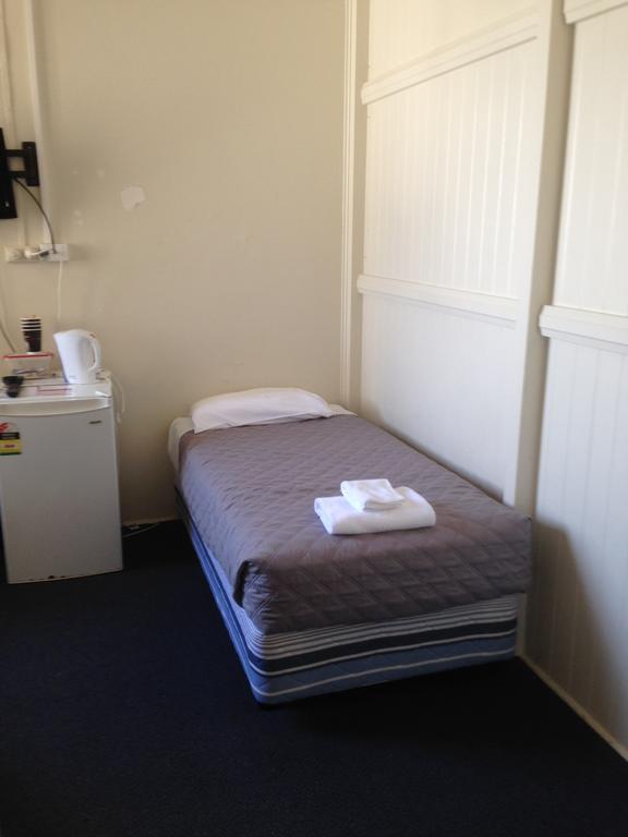 Hotel Mackay Room photo