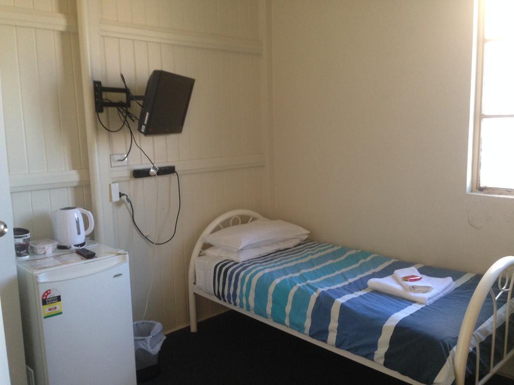 Hotel Mackay Room photo